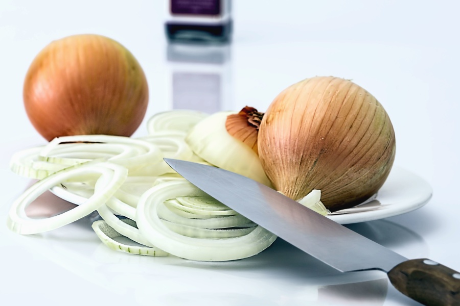 Onions Explained: Nutrients, Health Benefits & How To Prepare