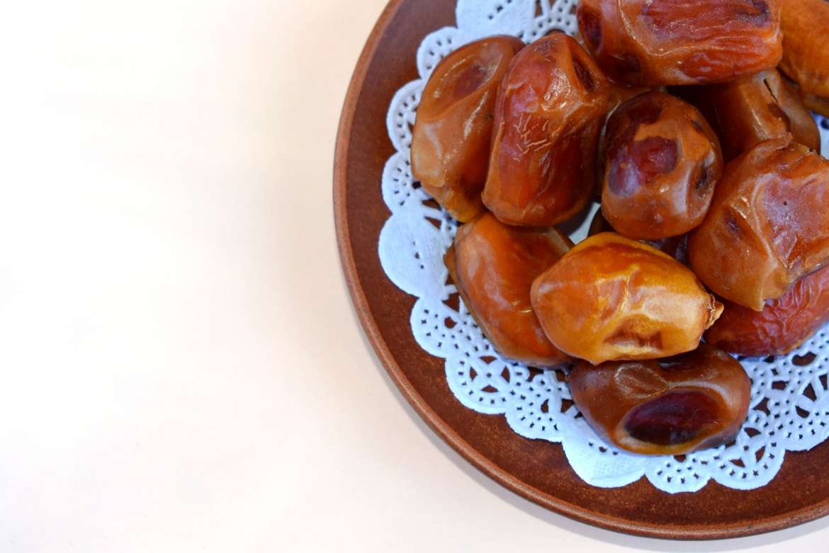 Dates Explained: Nutrients, Health Benefits & How To Prepare