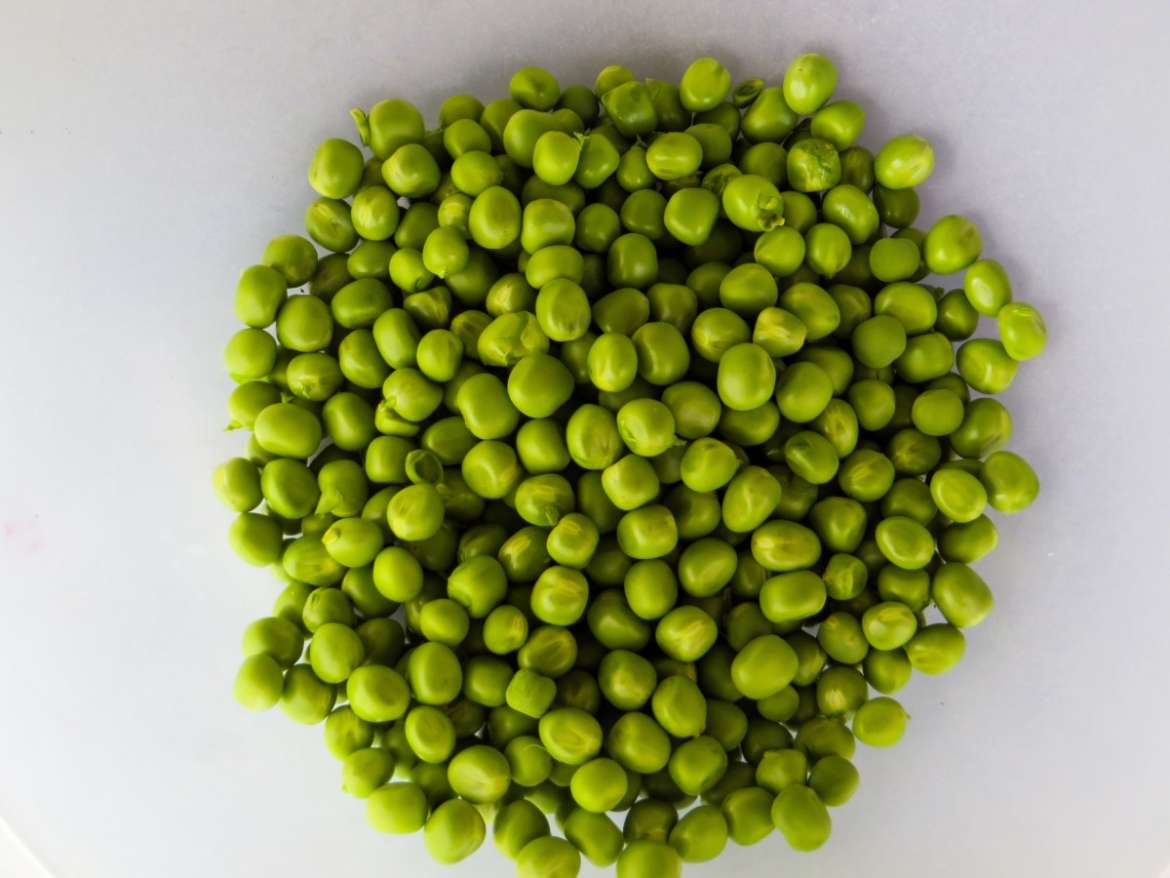 Peas Explained: Nutrients, Health Benefits & How To Prepare